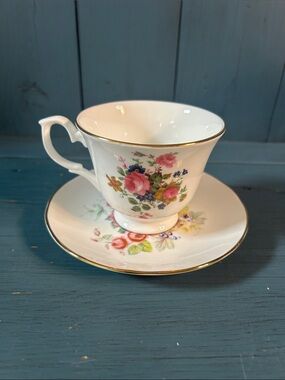 Royal Court Bone China Floral Teacup and Saucer in White w/ Pink Roses - England